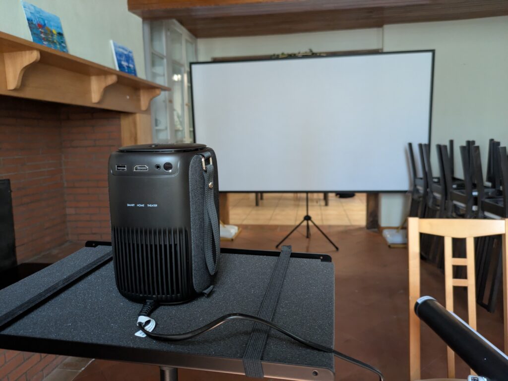 Domaine En Maguéro — Projecteur Video