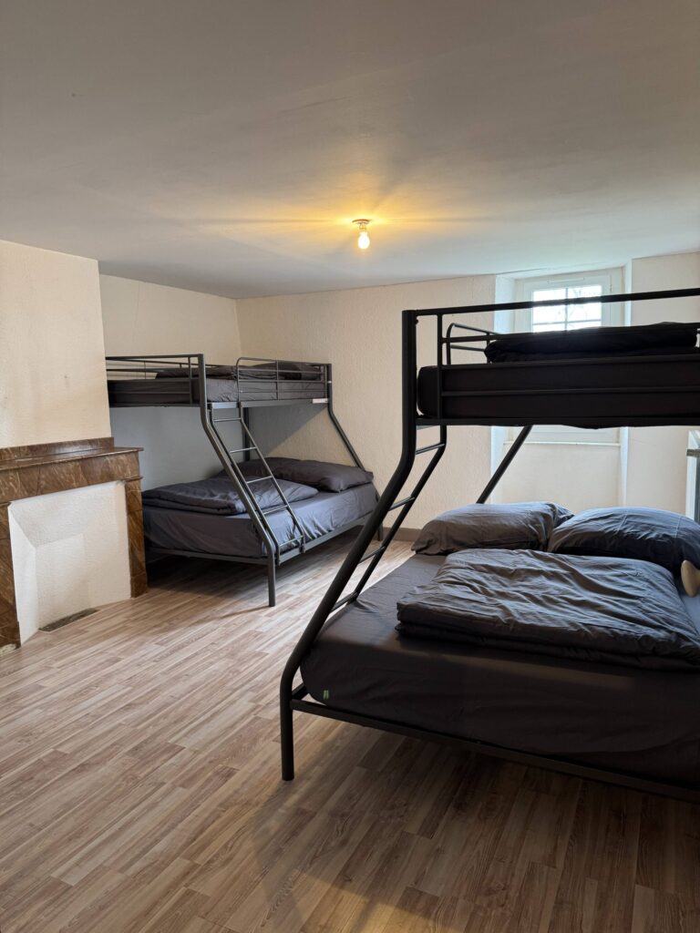 Domaine En Maguéro — Chambre dortoir